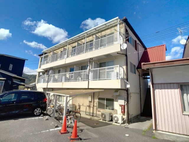 建物外観　現況が相違する場合は現況を優先致します。2024.6撮影