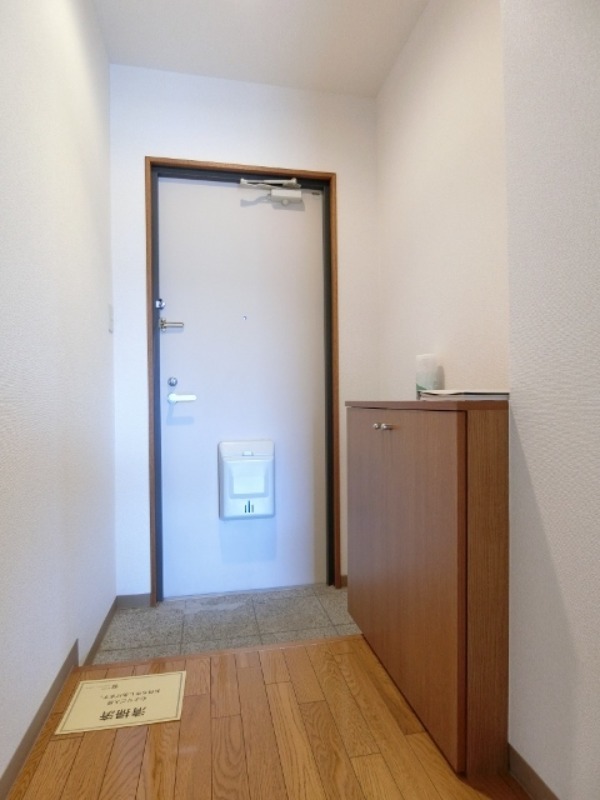 玄関　図面と現状に相違がある場合には現状を優先