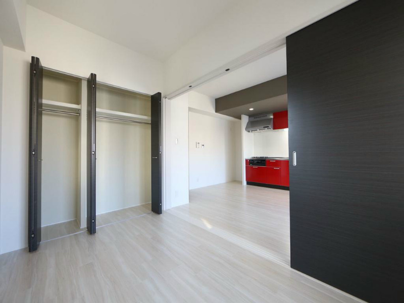 収納　洋室5.1帖　ＬＤＫ12.4帖とつなげても仕切っても使えます