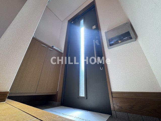 玄関　当社、チルホームのHPもご覧ください(^^)/物件情報多数♪