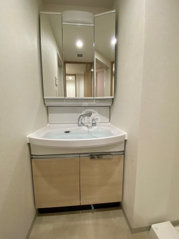 洗面設備　プレサンス堺筋本町エグゼブラン　独立洗面台