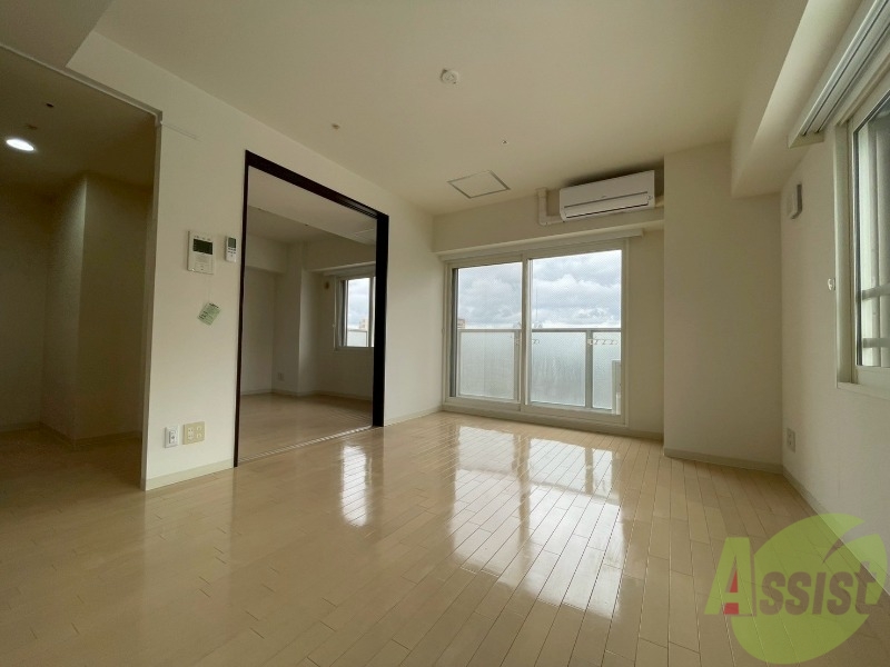 居室・リビング　明るいお部屋は気持ちよく過ごせそうですね。