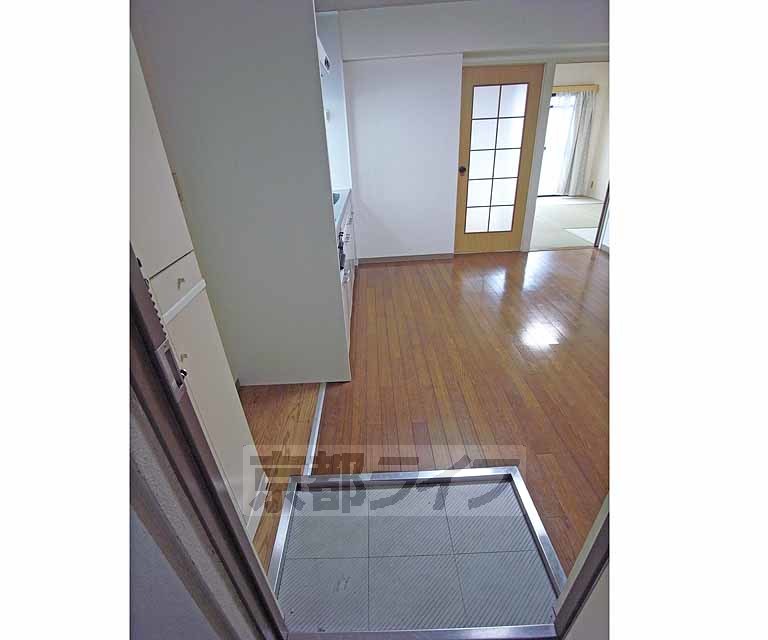 その他部屋・スペース　明るい廊下です。