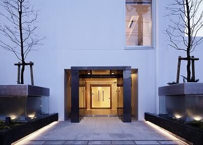 エントランス　■オートロック■防犯カメラ