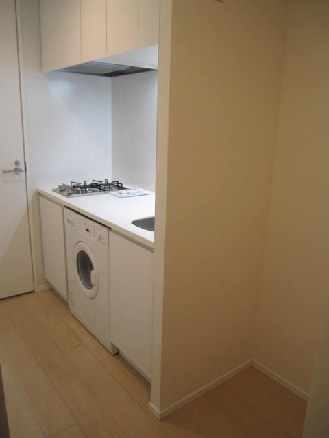 玄関　■冷蔵庫置き場