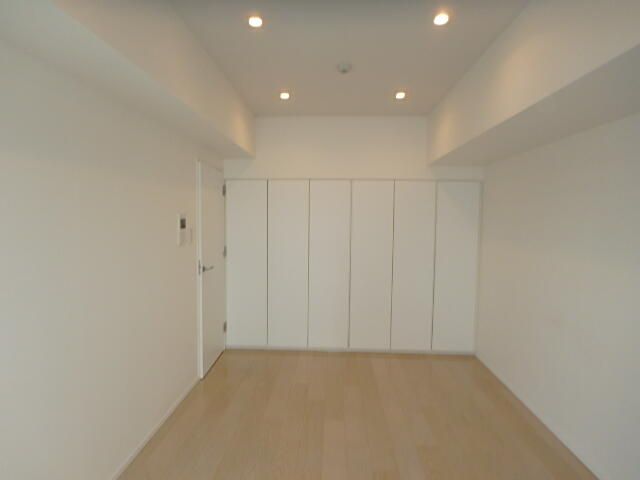 居室・リビング　■エアコン■24時間換気システム■ダウンライト