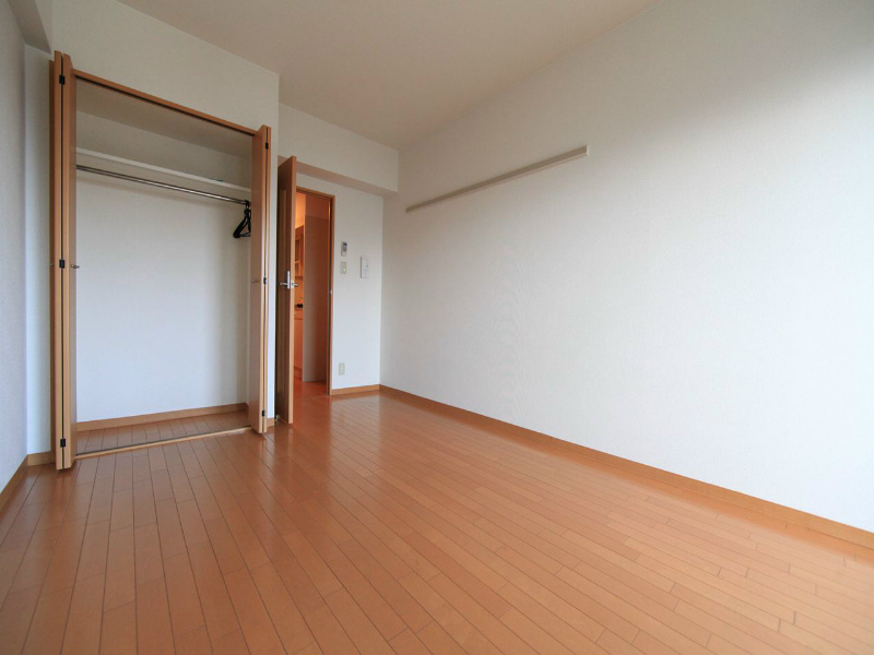 その他部屋・スペース　洋室8帖　クローゼット付（収納充実してます）