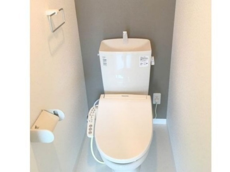 トイレ　ウォシュレット付き♪
