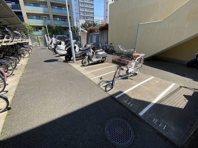 駐車場　駐車場
