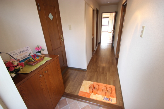 玄関　※別部屋の写真です