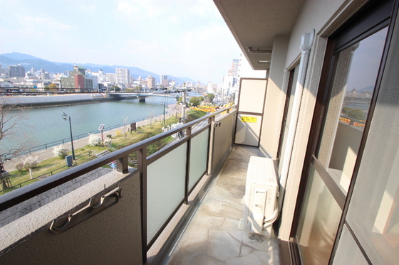 バルコニー　※別部屋の写真です