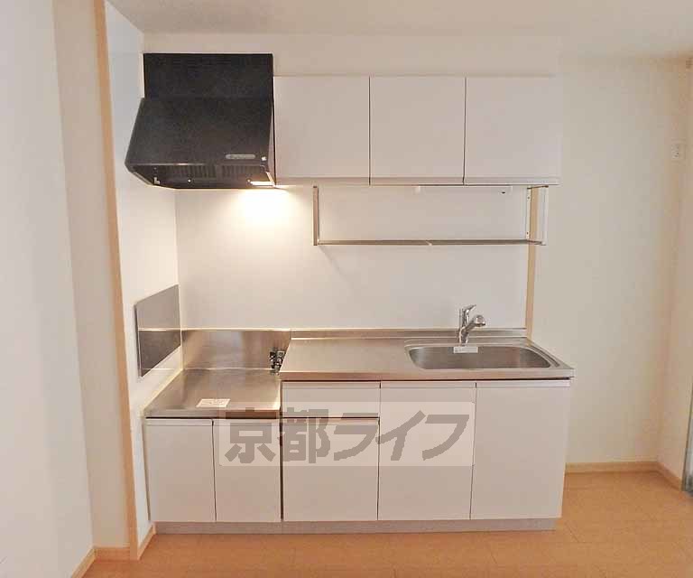 キッチン　キッチン上部は収納になっていますよ