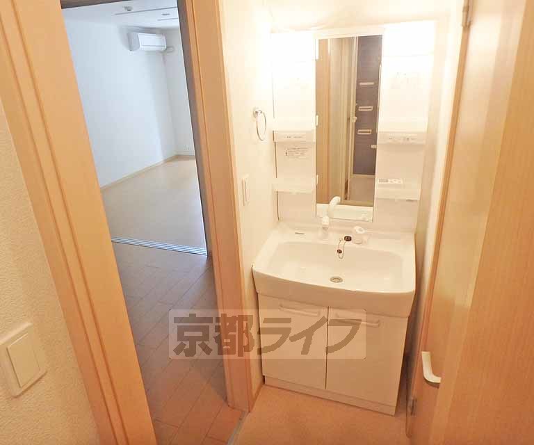 洗面設備　朝の支度はこちらでどうぞ