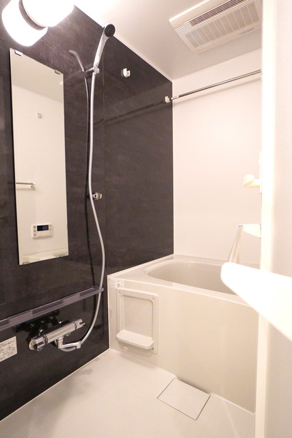 バス・シャワールーム　※写真は同タイプ住戸です。