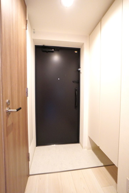 玄関　※写真は同タイプ住戸です。