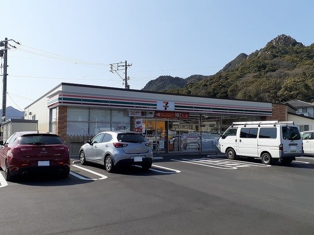 コンビニ　セブンイレブン防府高井店（コンビニ）まで800m