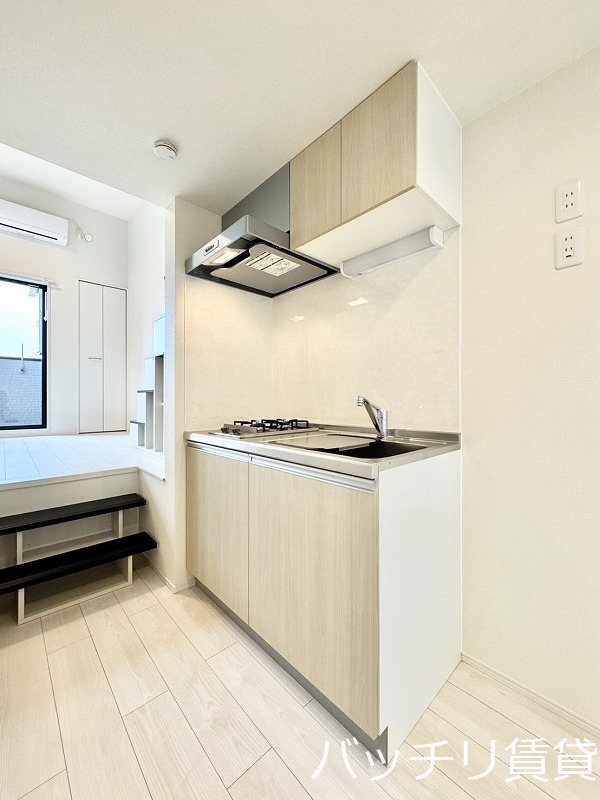 キッチン　画像は別号室タイプの為、現状を優先致します。