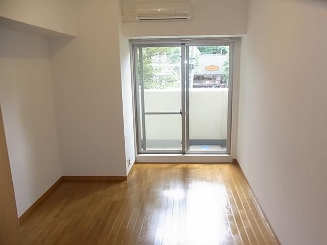 居室・リビング　人気のフローリングのお部屋