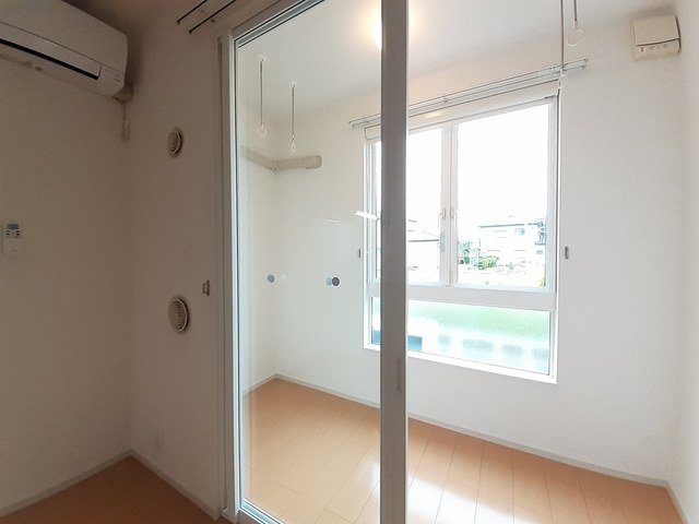 バルコニー　こちらサンルームになります