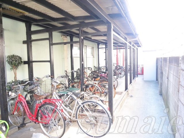 その他共有部分　駐輪場付きです！！