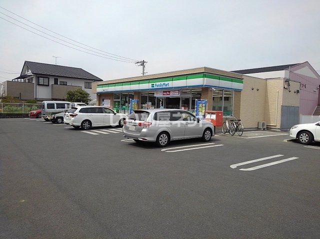 コンビニ　ファミリーマート 豊橋飯村北三丁目店（コンビニ）まで739m