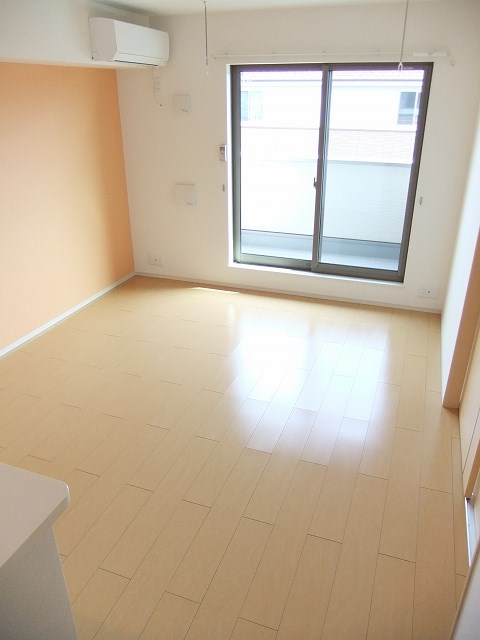 居室・リビング　こちらの物件はMODE不動産なら割引対象の１部屋です。