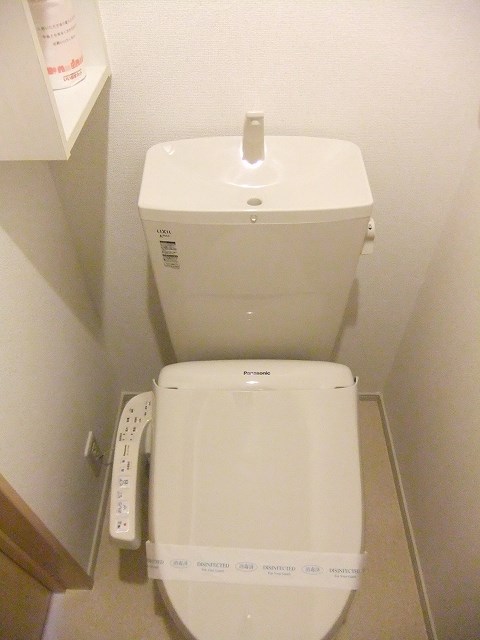 トイレ　こちらの物件はMODE不動産なら割引対象の１部屋です。