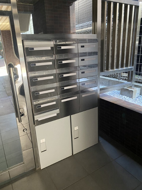 その他　集合ポストと宅配ボックス