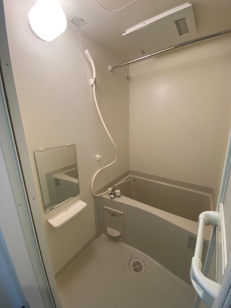 バス・シャワールーム　浴室　浴室乾燥機完備　※写真は同タイプ４　階の写真となります