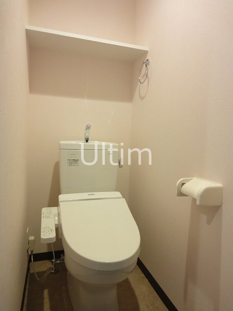 トイレ　別のお部屋の写真です。ご参考までに。