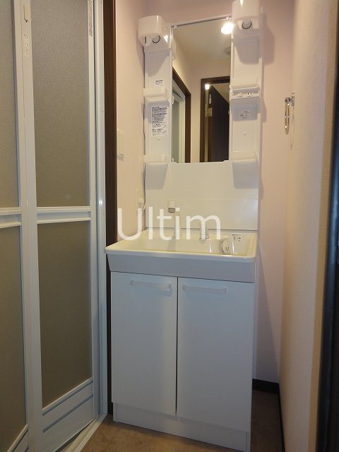洗面設備　別のお部屋の写真です。ご参考までに。