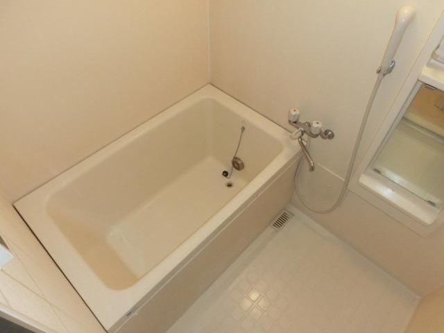 バス・シャワールーム　追い焚き機能付きのバスルーム