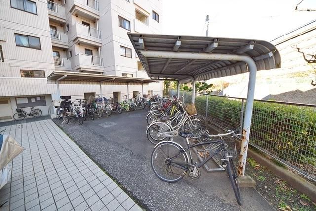 その他共有部分　屋根付き駐輪場