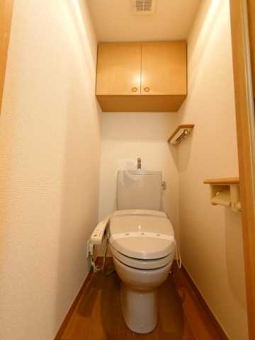 トイレ　別部屋の参考写真です