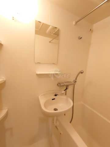 洗面設備　別部屋の参考写真です