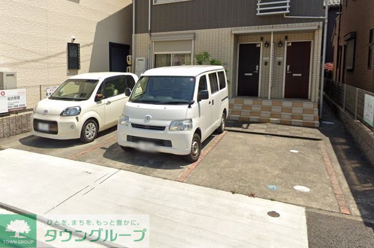 駐車場　駐車場