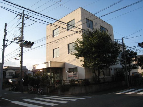 病院　綾瀬クリニック（病院）まで797m