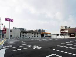 ショッピングセンター　ディスカウントドラッグコスモス（ショッピングセンター）まで344m