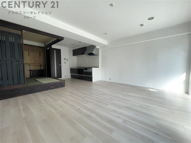 居室・リビング　16帖の広いLDK。