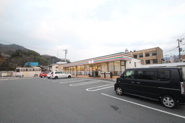 コンビニ　セブンイレブン広島海田幸町店（コンビニ）まで976m