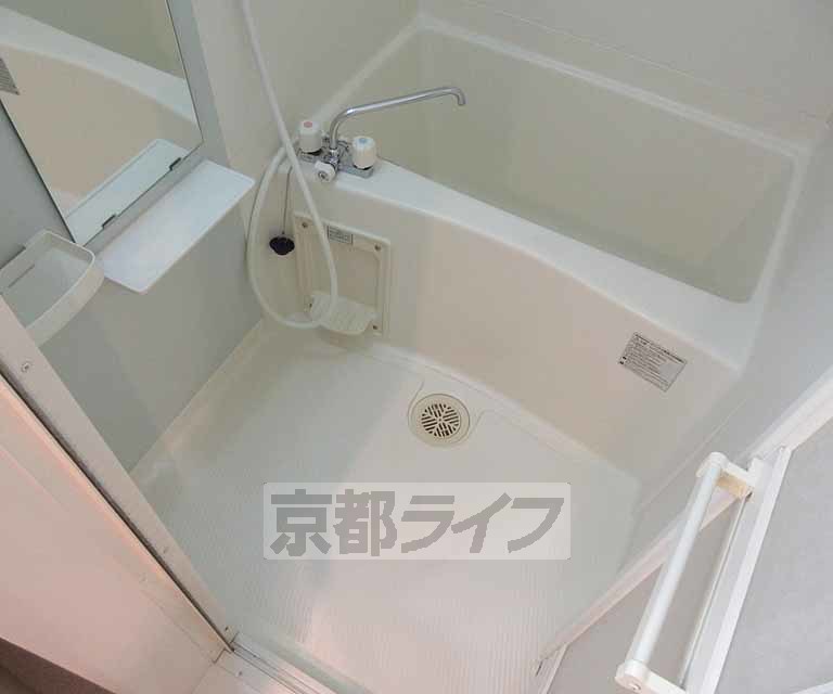 バス・シャワールーム　ゆったりとできますね！