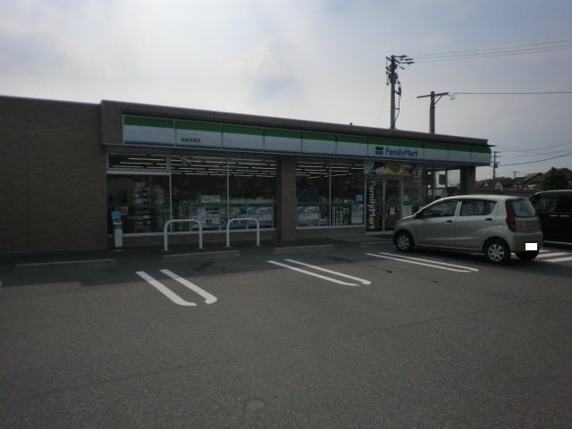 コンビニ　ファミリーマート長島長徳店（コンビニ）まで160m