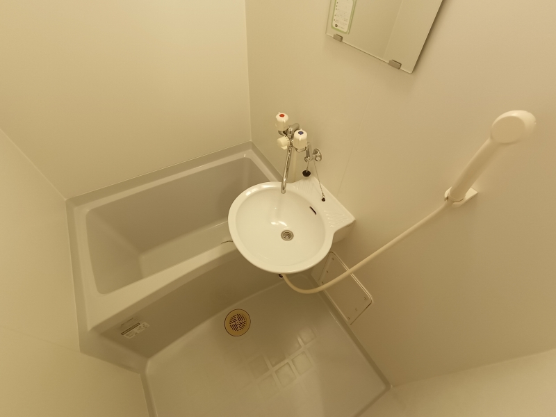 バス・シャワールーム　浴槽スペースです。