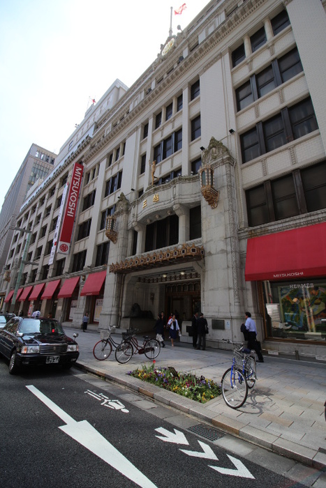 ショッピングセンター　日本橋三越本店（ショッピングセンター）まで700m