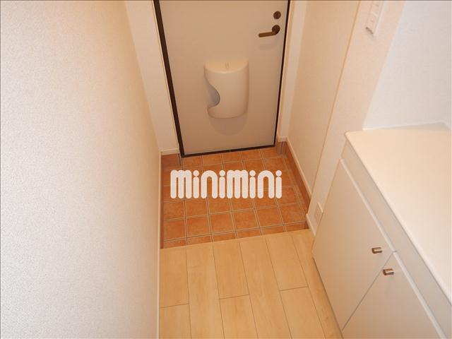 玄関　下駄箱つき玄関