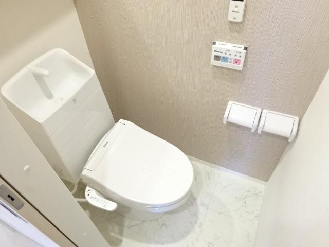 トイレ　シャワー付トイレ