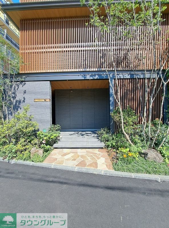 エントランス　庭