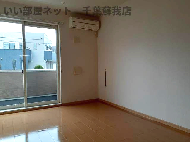 居室・リビング　こちらの居間で趣味の時間をお楽しみください