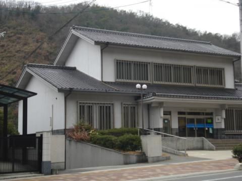 銀行　しまなみ信用金庫 中之町支店（銀行）まで1894m