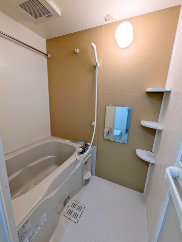 バス・シャワールーム　同メーカー同仕様：浴室乾燥機付き